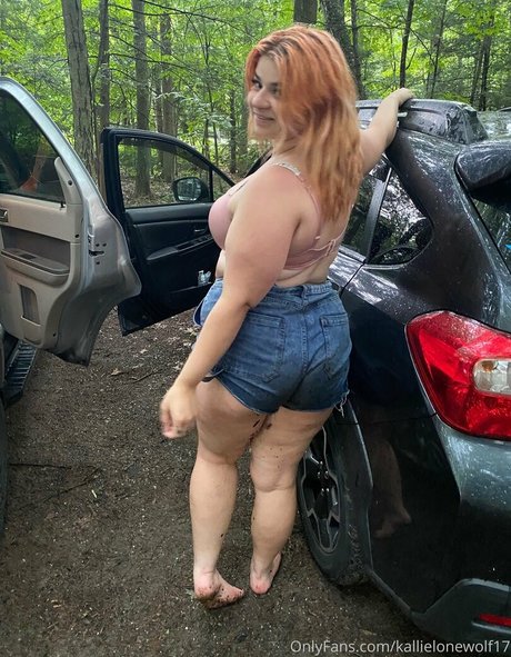 kallielonewolf17 エロティック女優 写真