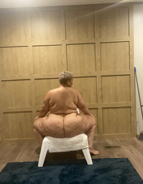RedThunderThighz ヌード女優 画像