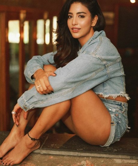 Daksha Nagarkar スター xxx 画像