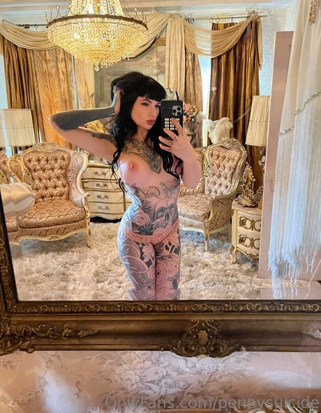 Penny Suicide 美しいモデル 写真