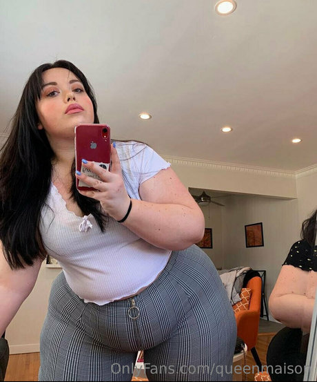 queenmaison ポルノスター エロティック 写真