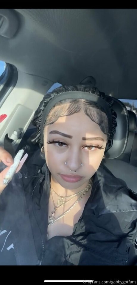 ランジェリーヌードオンリーファンズ ホット裸 写真