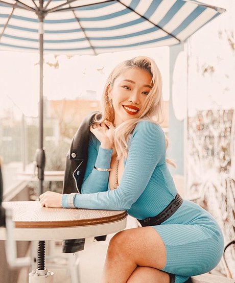 オルタナティブカウガールオンリーファンズ セクシー裸 写真