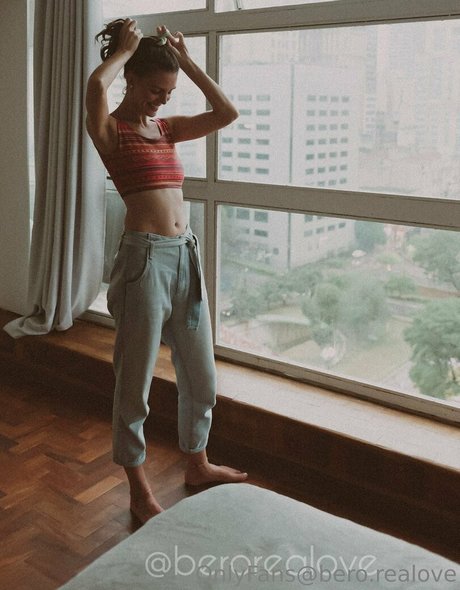 成熟した異人種間オンリーファンズ ホット裸 ギャラリー