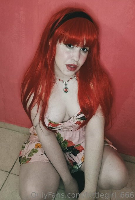 lxttlegirl 666 ヌードのポルノスター 写真