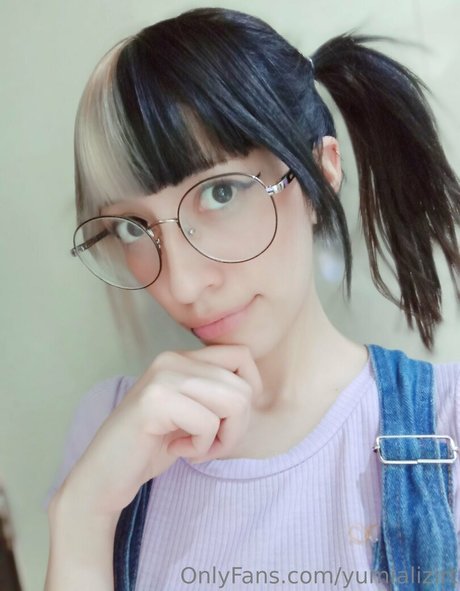 ヌーディストオンリーファンズ エロチック 写真