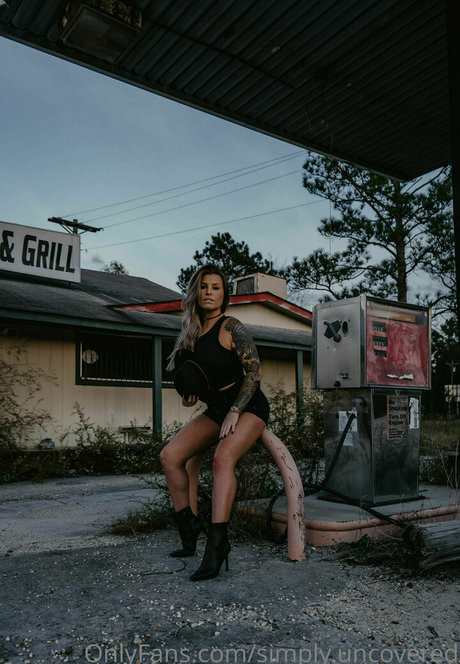 DMオンリーファン 無料セクシー 画像