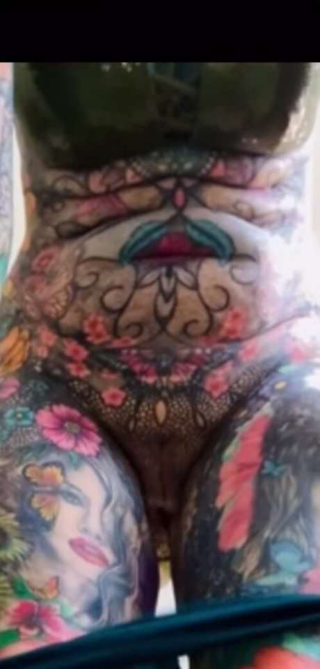 Tattoobutterfly ポルノスター アダルト ギャラリー