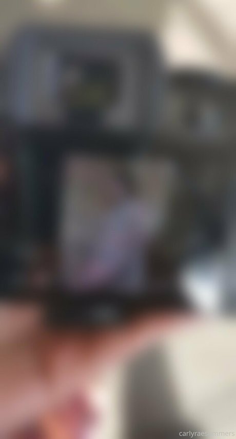 carlyraesummers ヌードモデル 写真