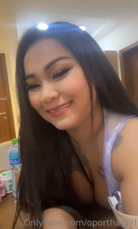 パンツ オンリーファンズ ポルノ 画像