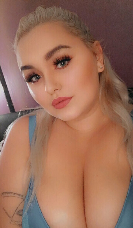 アジア人男性オンリーファンズ ホット裸 写真