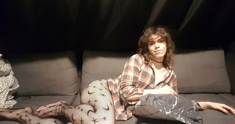 大学のオンリーファンズ アダルト 写真