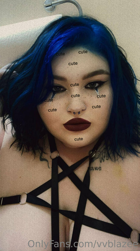 vvblazee top profile image