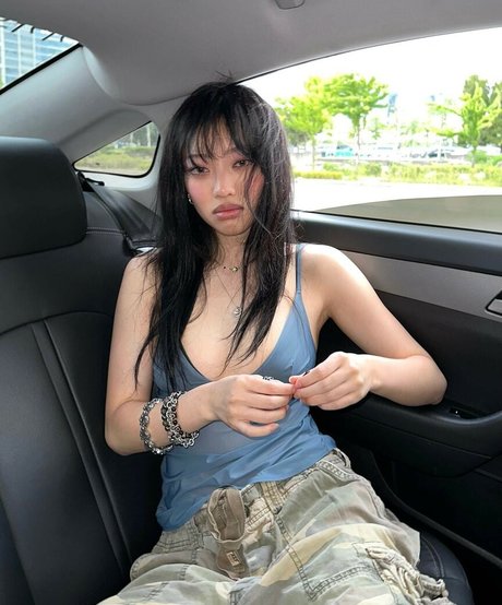 Yujin ポルノスター 美しい 写真