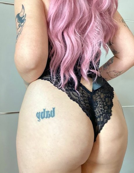 Nay Rezende モデル 画像