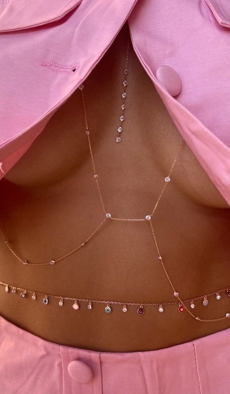 Navines Berkovich xxxポルノスター 画像