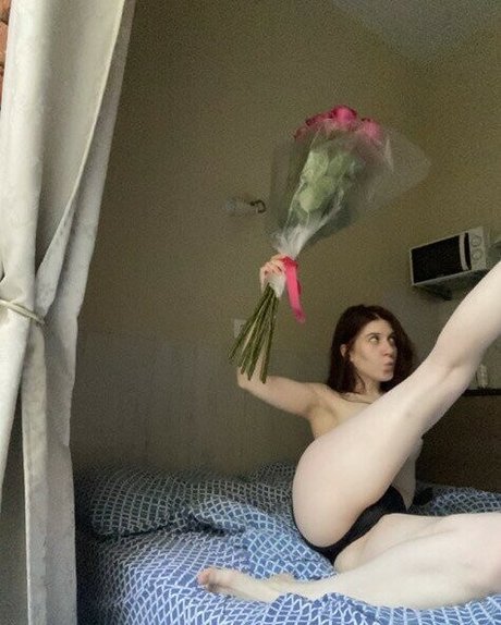 アナルファックオンリーファンズ エロチック 写真