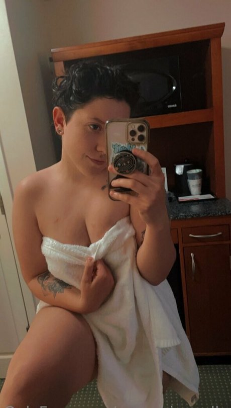 おっぱい自撮りオンリーファンズ ホット裸 写真