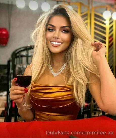 白いランジェリーオンリーファンズ セクシーxxx ギャラリー