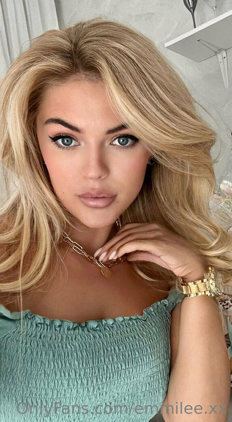 アマチュアレズビアンオンリーファンズ セクシーヌード 写真
