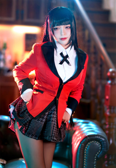 制服オンリーファン セクシーヌード 写真