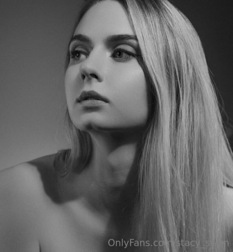 18ヌードオンリーファンズ ヌード 写真