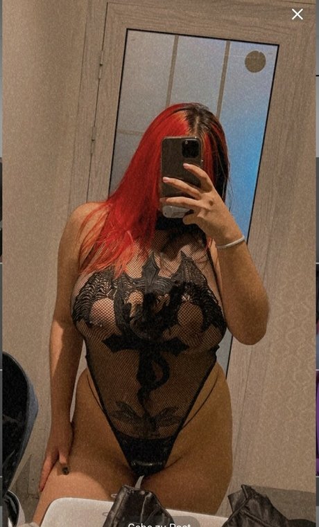Almorgana セクシーなスター 写真