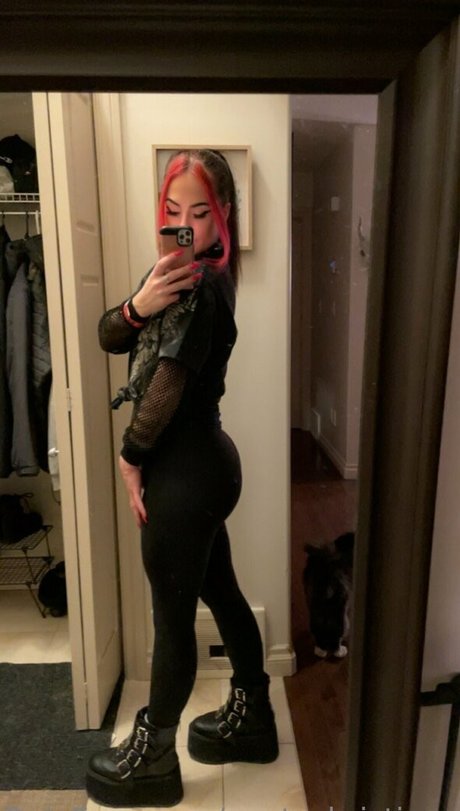 ヌーディストオンリーファンズ 美しい裸 画像