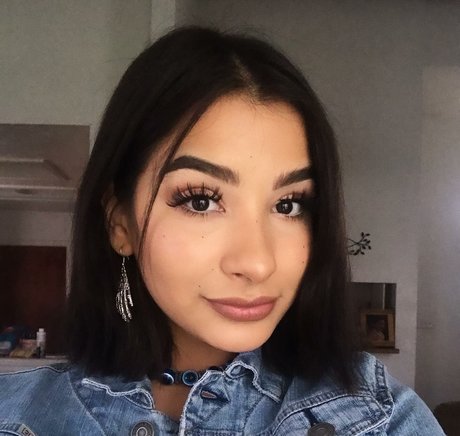 ヌード自撮りオンリーファンズ 美しい裸 写真