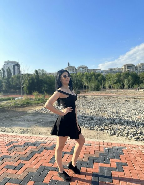 carladazefree 高品質女優 画像