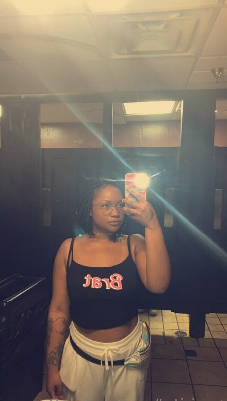 tati jpeg ヌード女優 写真