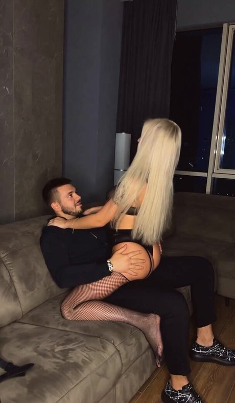 クソなオンリーファンズ 美しいポルノ 写真