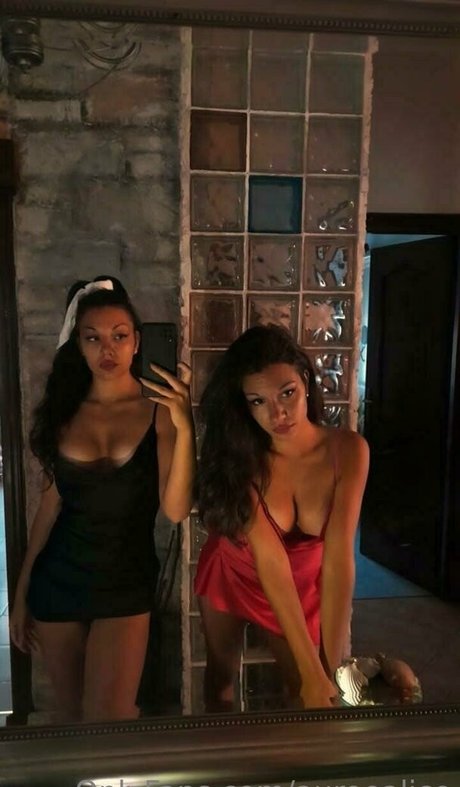チンコを持つ女たち オンリーファンズ アートヌード 写真