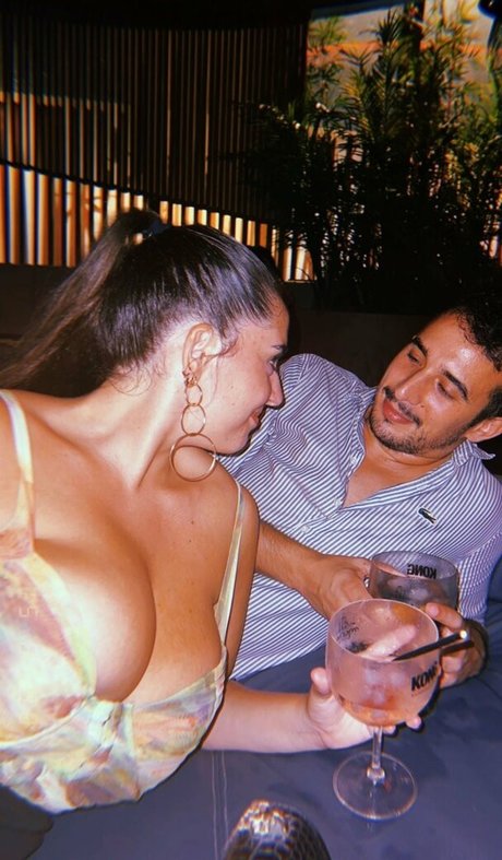 バニーヌードオンリーファンズ セクシーヌード 写真