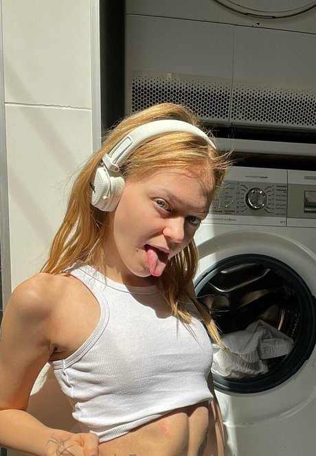 asica meow かわいいポルノスター 写真