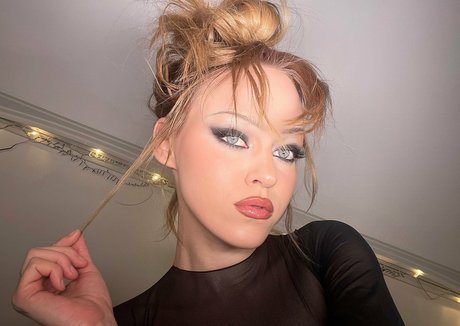 黒人喫煙オンリーファンズ セクシーヌード 写真