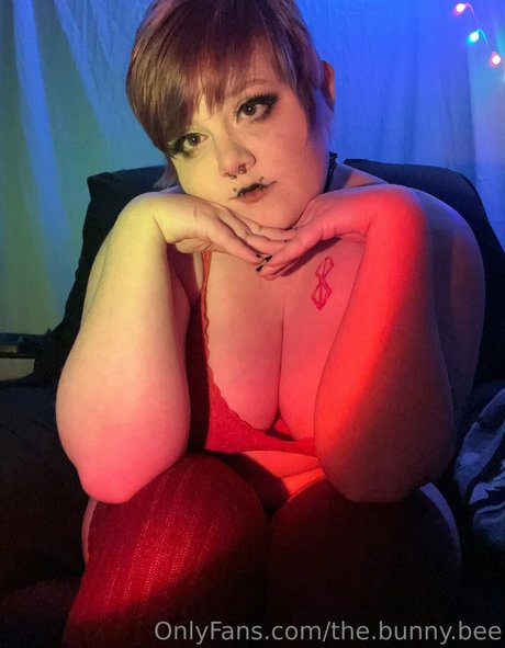 ビキニファックオンリーファンズ セックス 写真