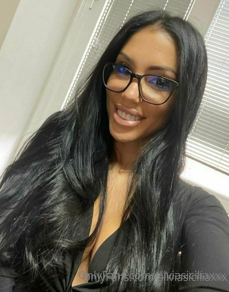 silviasiciliaxxx ホット女優 写真