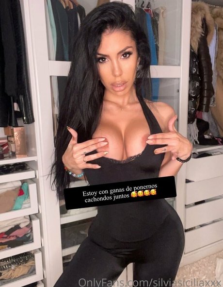 silviasiciliaxxx アダルトスター 写真