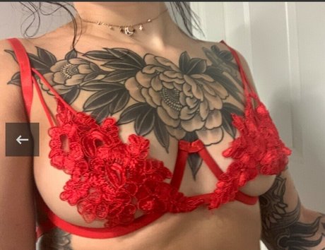 Kristina May ヌードモデル 画像