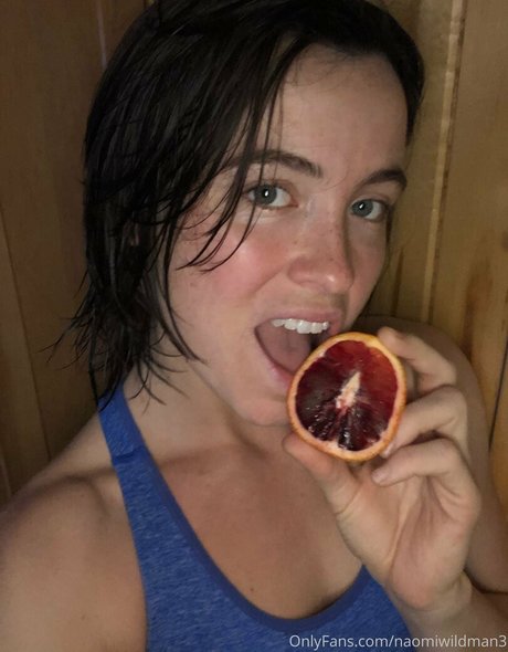 naomiwildman3 ホットなスター 写真