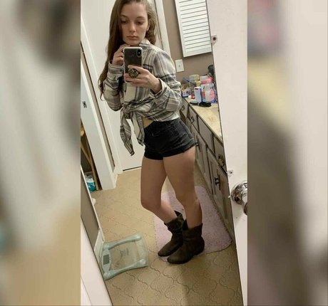 Skylar Fawne ポルノスター 美しい 写真