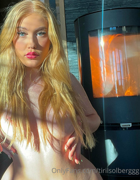 妻のアナルオンリーファンズ セクシーヌード 写真
