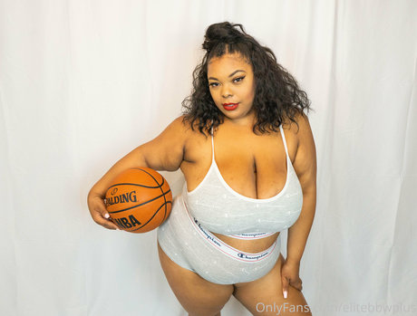 elitebbwplus ポルノスター 画像