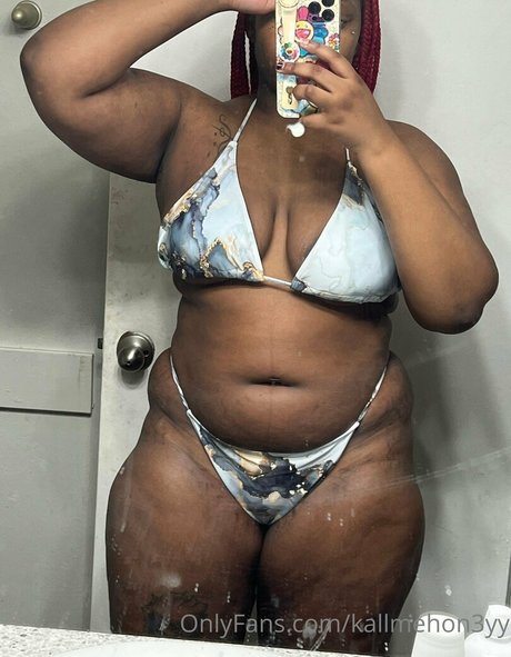 walkngenocidefree アダルトモデル 写真