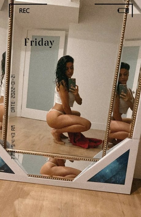 Skinnyroti 美しいモデル 写真