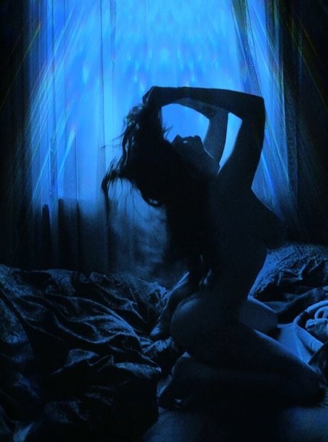 Swallowyoudown セクシーなポルノスター 画像