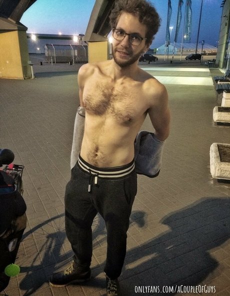 大きな乳首オンリーファンズ ホット裸 写真