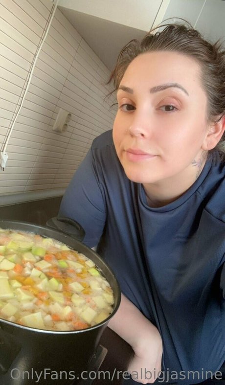 realbigjasmine かわいいポルノスター 画像