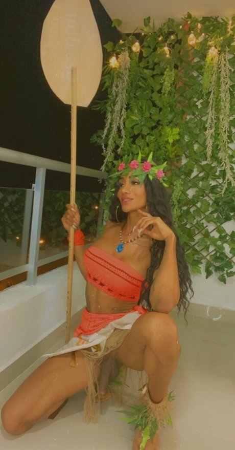 Laura Saenz 美しいスター 画像